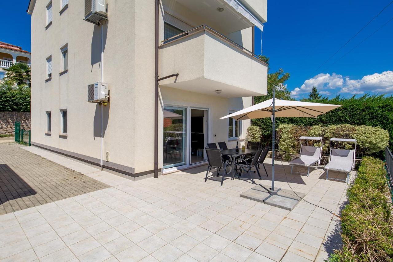 Pool Apartment Maurina Opatija With Sea View Ičići Екстериор снимка